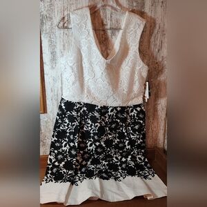 Chic Black and White Floral Lace Midi Dress